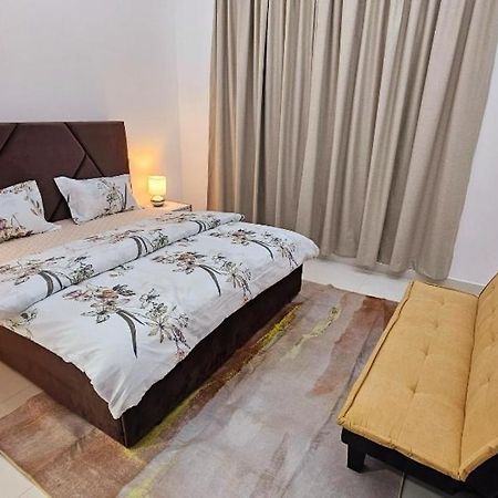 Elegant Villa Rooms In Dubai Near Airport Extérieur photo