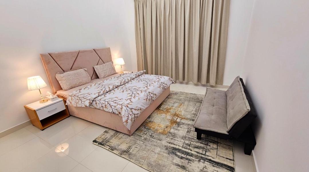 Elegant Villa Rooms In Dubai Near Airport Extérieur photo