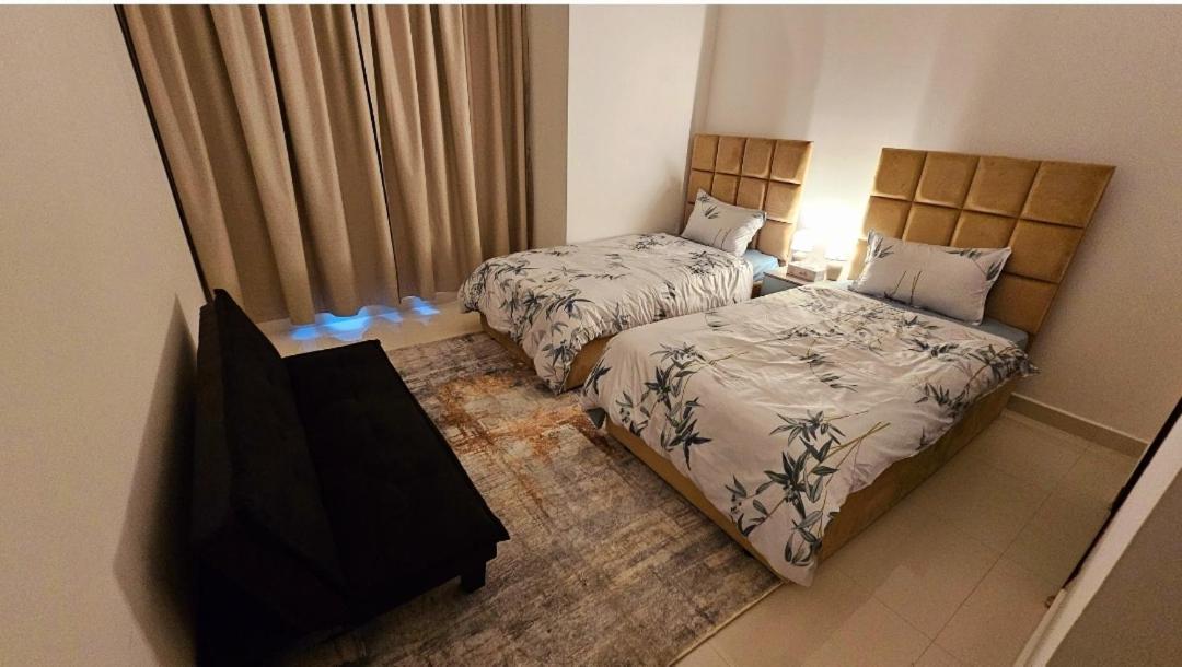 Elegant Villa Rooms In Dubai Near Airport Extérieur photo