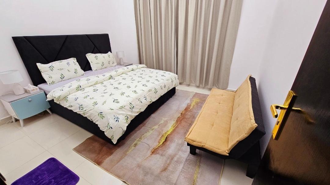 Elegant Villa Rooms In Dubai Near Airport Extérieur photo
