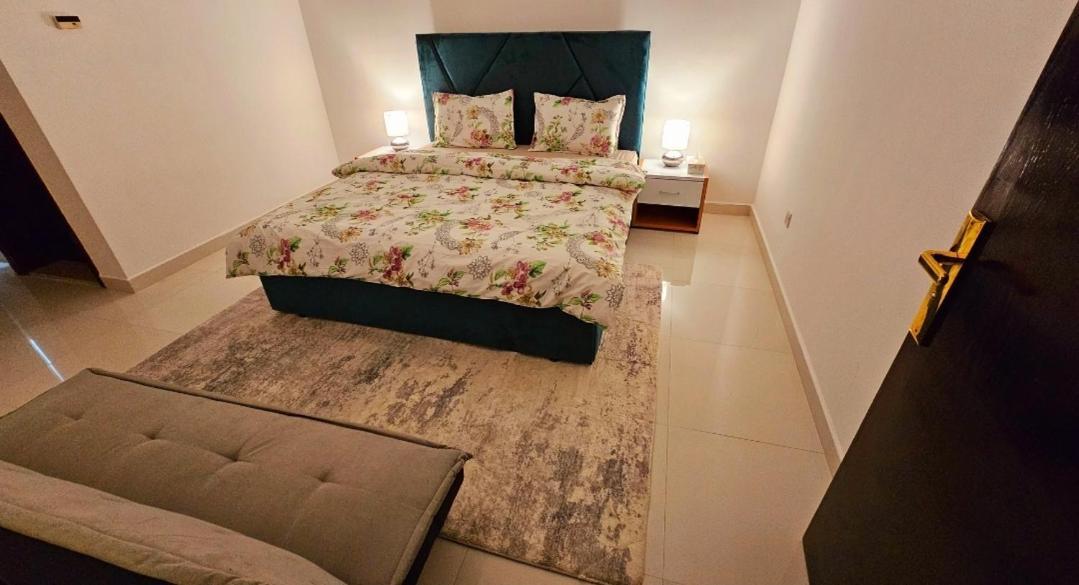 Elegant Villa Rooms In Dubai Near Airport Extérieur photo