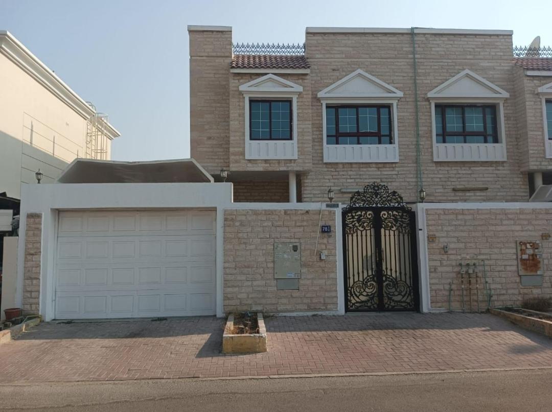 Elegant Villa Rooms In Dubai Near Airport Extérieur photo